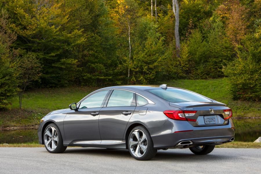  Honda Accord Touring Hybrid 2017 года  (NA) (фото 126 из 170)